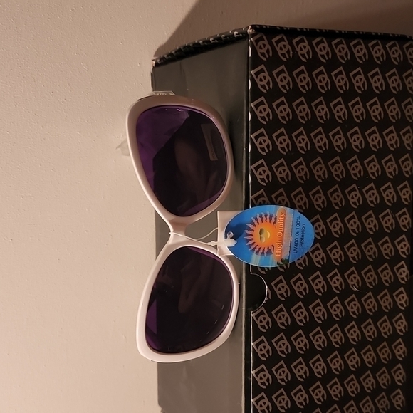 Designer sunglasses - Picture 1 of 8